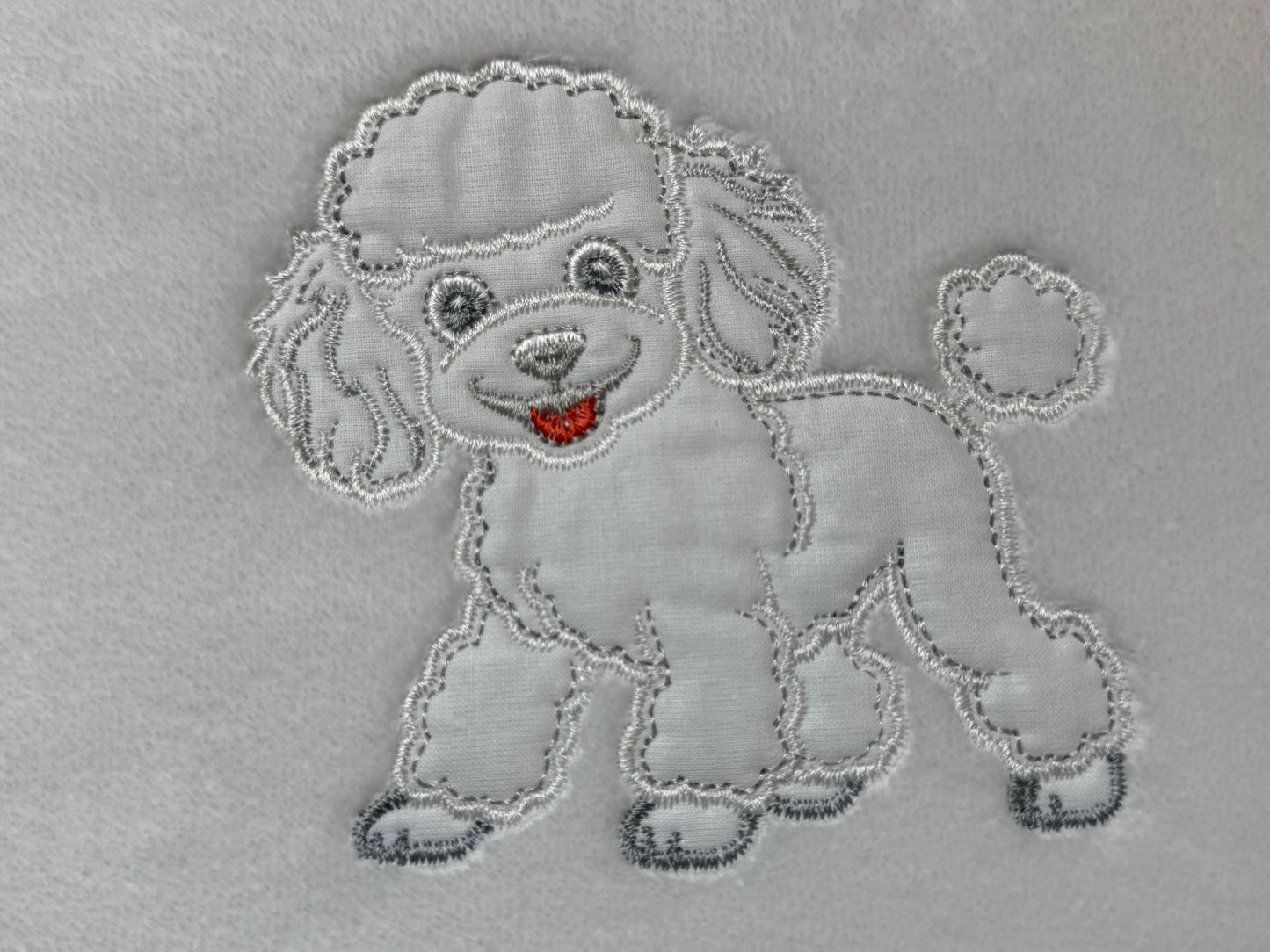 Coperta Pelliccetta Bianco Con Barboncino Ricamato Bianco