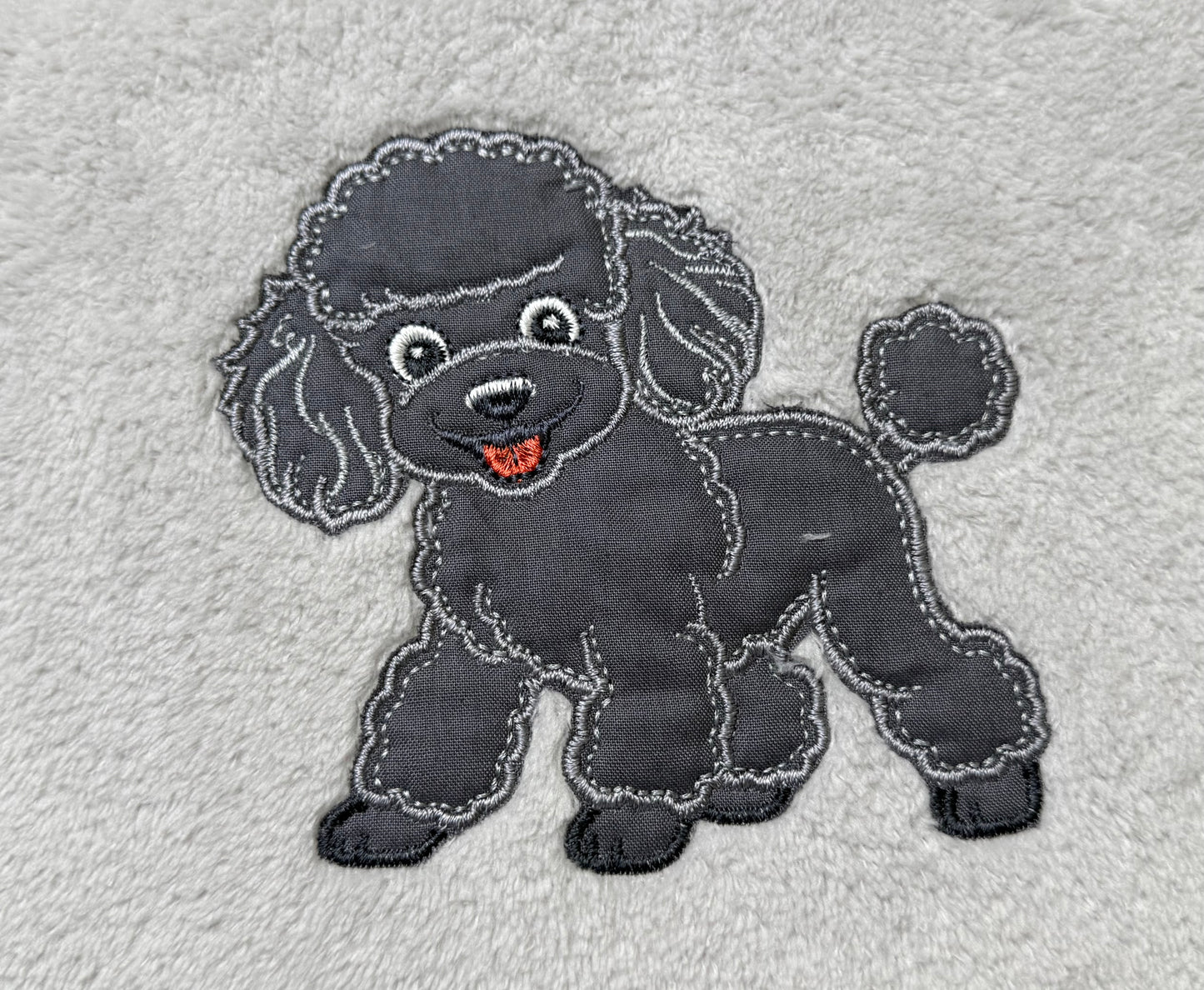 Coperta Pelliccetta Grigio Con Barboncino Ricamato Grigio