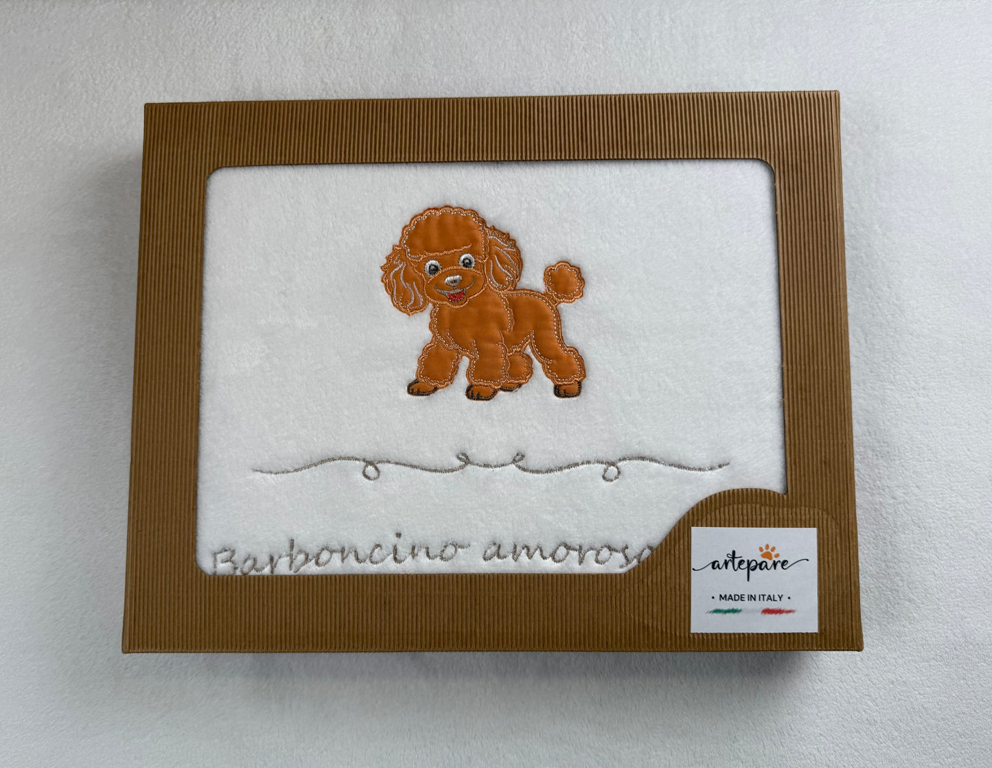 Coperta Pelliccetta Bianco Con Barboncino Ricamato Red