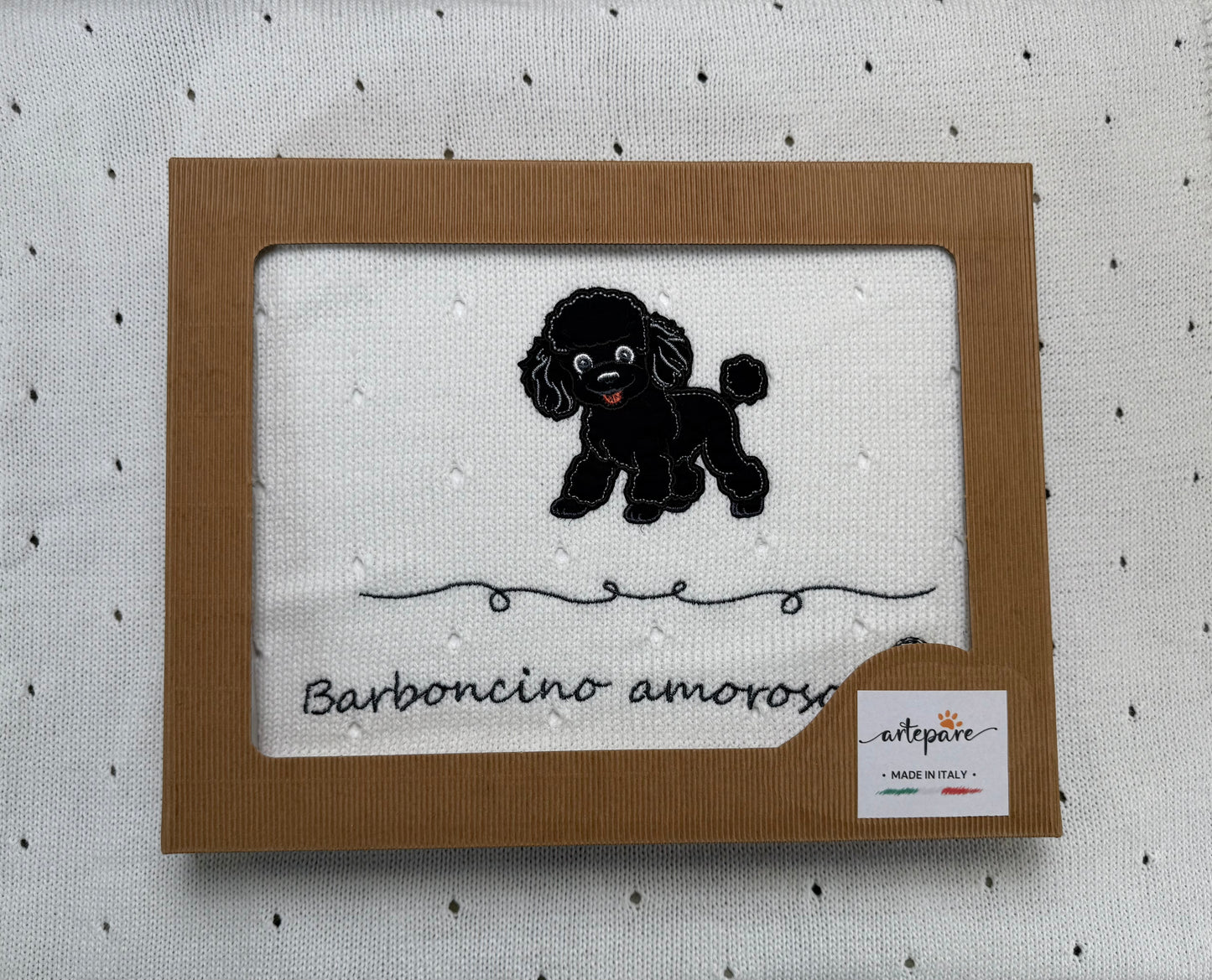 Coperta Filo Lana Panna Con Barboncino Ricamato Nero